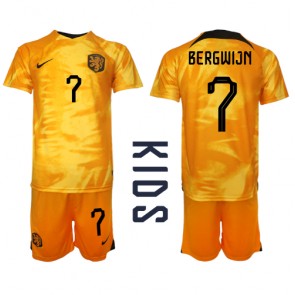 Maillot de foot Pays-Bas Steven Bergwijn #7 Domicile enfant Monde 2022 Manches Courte (+ pantalon court)
